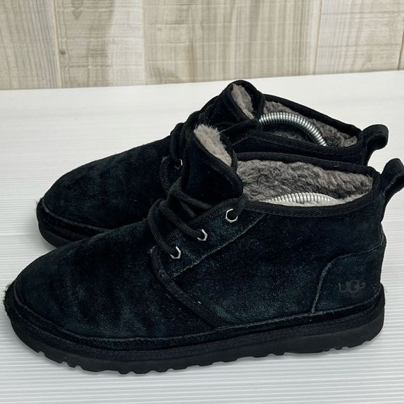 UGG Neumel Classic Fur Lined Suede Lace-Up Chukka Black Boots Size W8.5 M7 - Picture 4 of 8